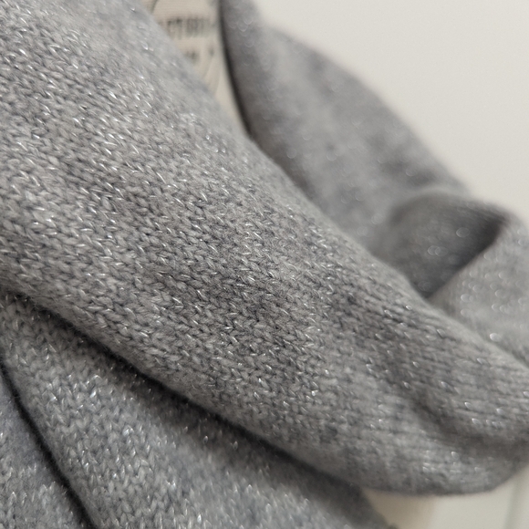 Dynamite sparkly grey knitted scarf - Picture 3 of 3